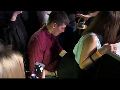 ❤️ Sex nyata dina nightclub Rusia. gadis Rusia 18 taun heubeul dina anus jeung heunceut fucked di nightclub a ngan porno dina su.liporno.ru ❌️